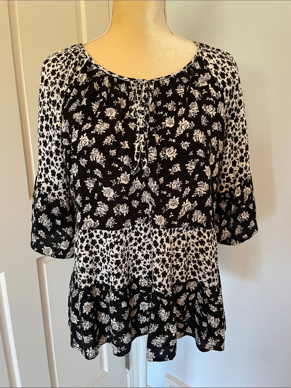 Blu Pepper Black & White Floral Peasant Tunic